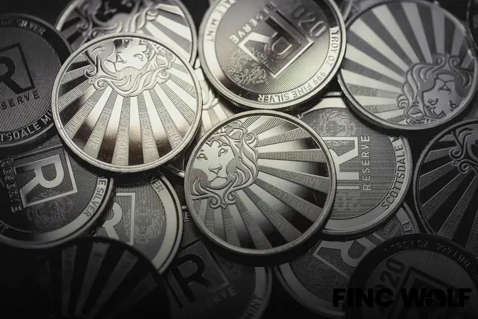 Risks and Rewards in the Altcoin Market